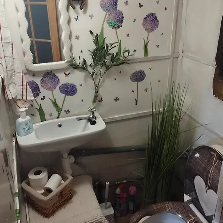 S Balkonem Ve Vesnickem Staveni Séjour chez l'habitant