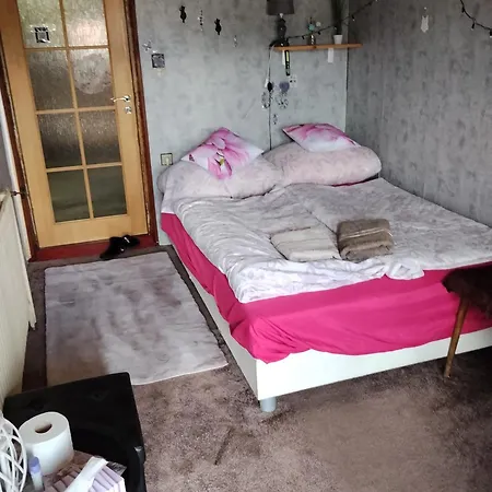 S Balkonem Ve Vesnickem Staveni V Obore U Doks Accommodatie bij particulieren